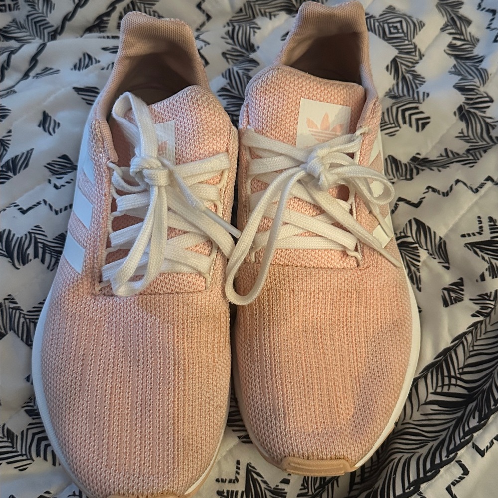 Adidas Swift Run 698001 Running Lace-up women’s Pink/ white sneakers.